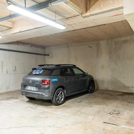 Daire Modern With Terraces, Parking -