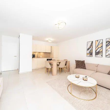 Daire Modern With Terraces, Parking - *